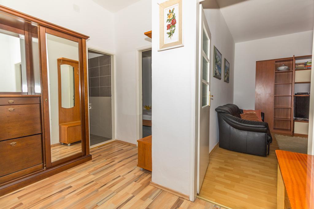 Apartment Ana *
