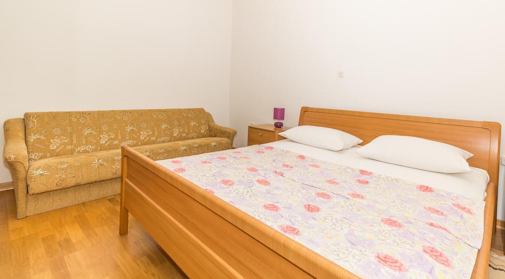 Apartment Ana *
