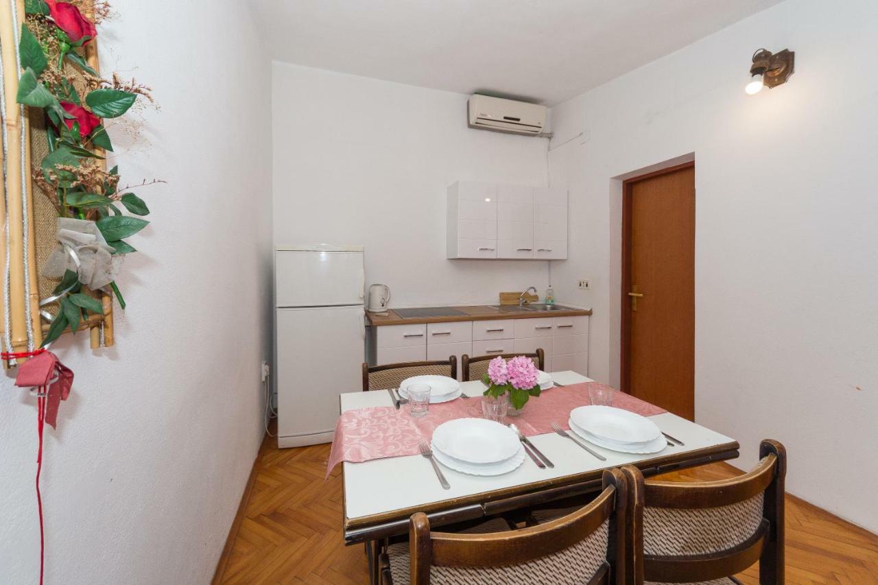 Ana Apartment *