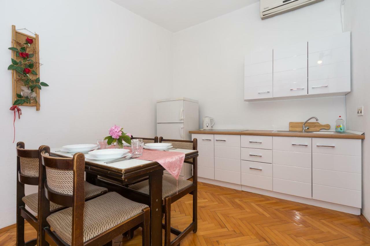 Apartment Ana *